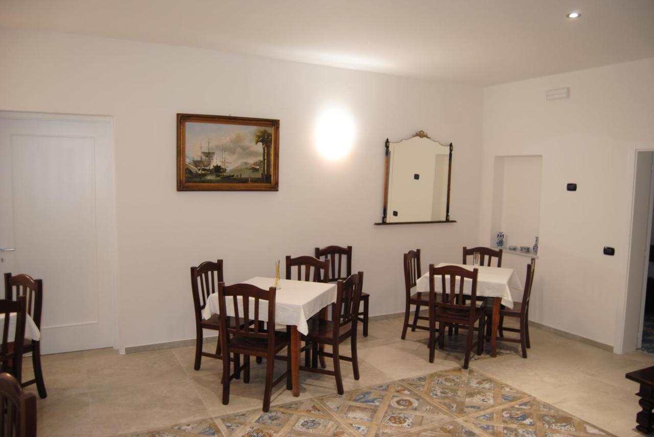 B & B Palazzo Maestro & Corte Maestro Rooms Gallipoli Buitenkant foto
